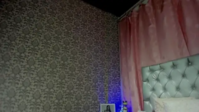 zoe tamara online show from April 17, 1:58 pm