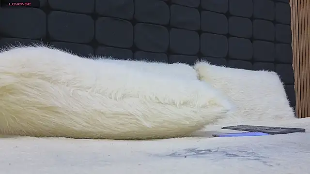 messy-saray online show from April 7, 4:35 am