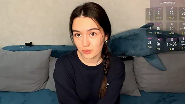 lilysolar online show from April 3, 3:32 pm