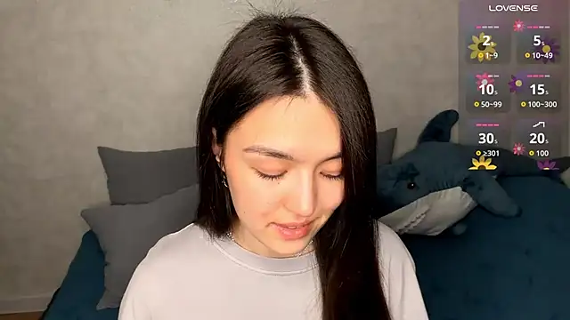 lilysolar online show from April 5, 3:42 pm