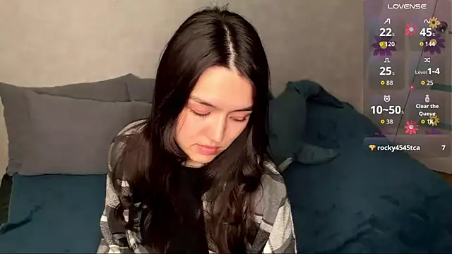 lilysolar online show from April 6, 4:52 pm