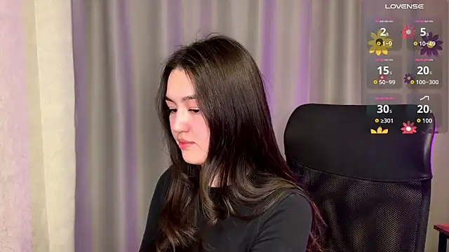 lilysolar online show from April 18, 7:07 pm