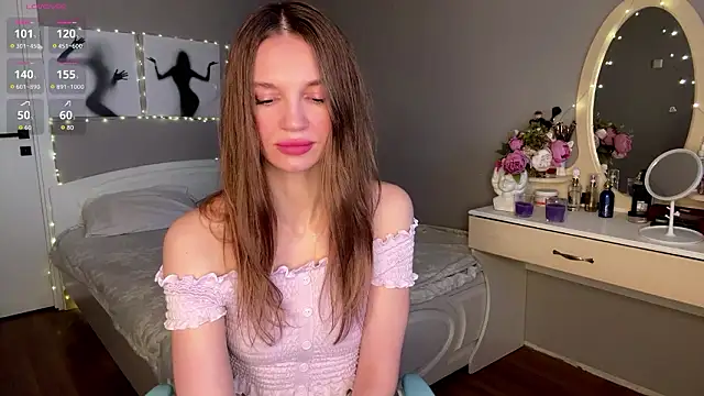 OdetteTrentinella online show from March 31, 6:25 am