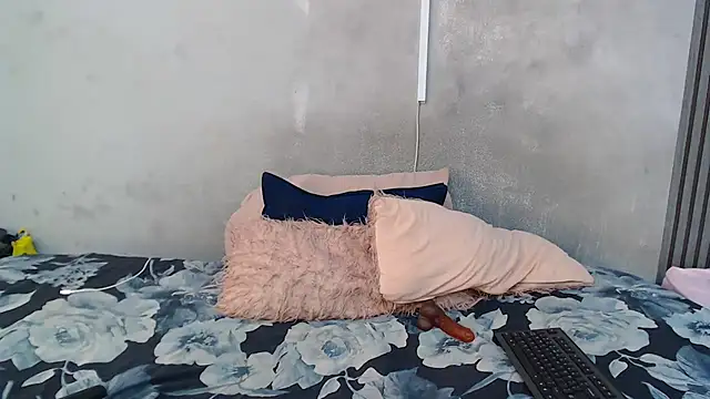kinkynaghty online show from July 5, 1:18 pm
