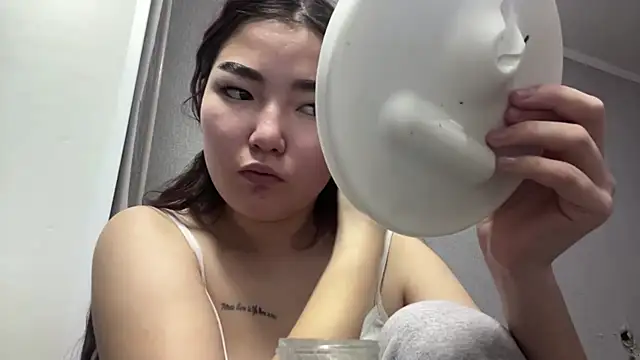 LammingLoner online show from April 15, 3:19 pm