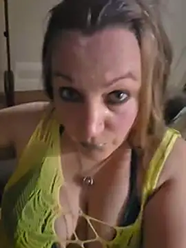 Queenemerald online show from July 4, 4:40 am