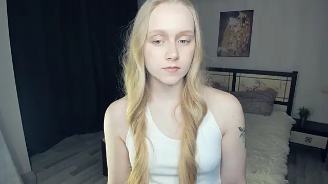 VestaBowmer online show from April 3, 7:45 pm