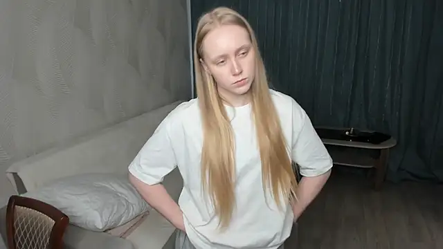 VestaBowmer online show from April 17, 7:11 am