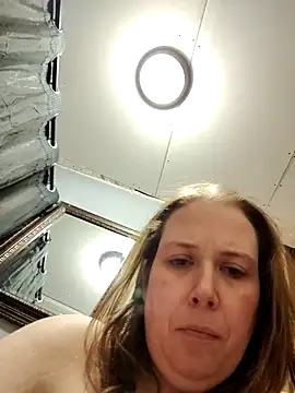 023thickandjuicy07 online show from April 12, 2:27 am