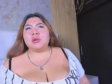 TiffanyMonrowHL online show from April 8, 1:00 pm