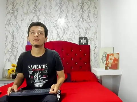 Alejandra and James  online show from April 6, 11:33 am