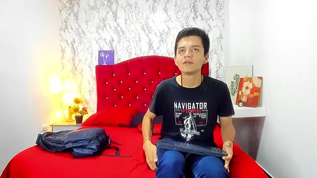 Alejandra and James  online show from April 8, 2:22 am