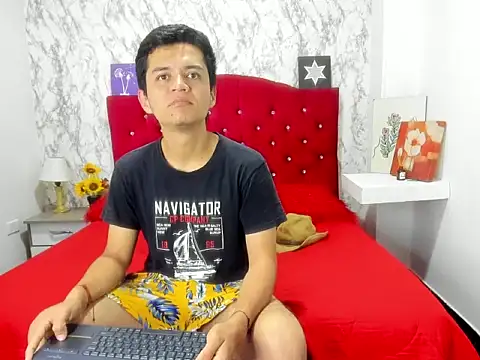 Alejandra and James  online show from April 14, 11:16 am