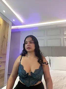 ShanonFox oficial online show from April 7, 9:15 pm