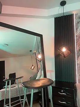 Aura Baker online show from April 17, 1:58 pm