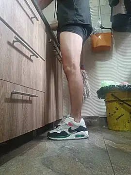 Bruce Wayne188 online show from April 5, 12:13 pm