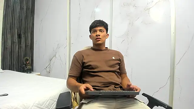 Andeuw   online show from March 29, 2:22 am