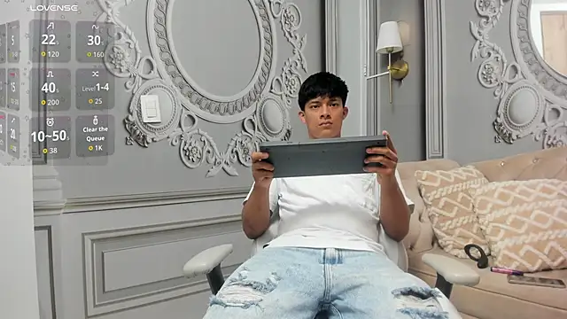 Andeuw   online show from April 9, 2:33 am