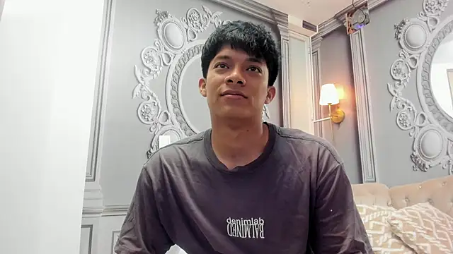 Andeuw   online show from April 16, 2:34 am