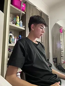 CAROLYNFOSTER online show from April 11, 1:32 am