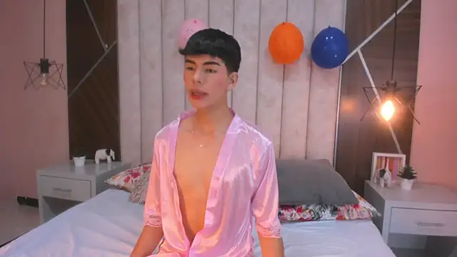 CAROLYNFOSTER online show from April 15, 11:28 am