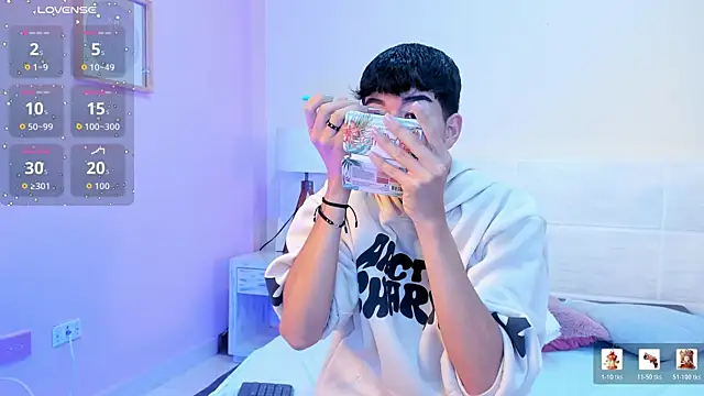 CAROLYNFOSTER online show from April 17, 10:29 am