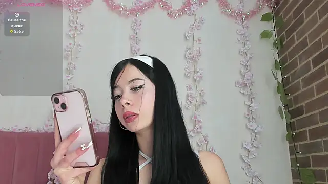 megan n online show from April 13, 7:52 pm