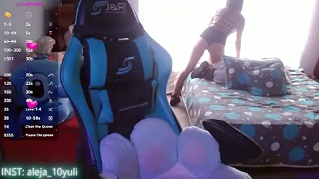 aleja 1028 online show from April 6, 8:21 pm