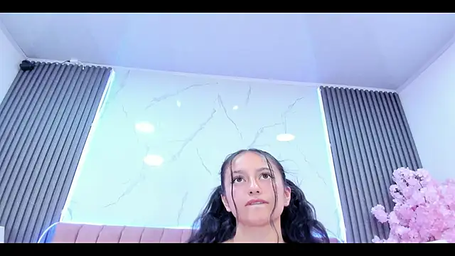 CharloteeTaylor online show from April 14, 7:53 pm