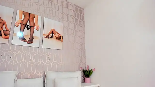 IvyOconner online show from April 14, 11:44 pm