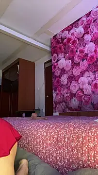 SweetLittleRed online show from April 4, 6:22 am