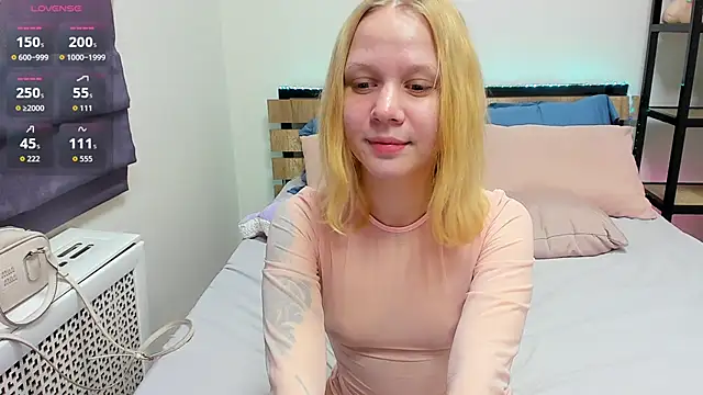 Sugar Kisses  online show from April 8, 1:27 am