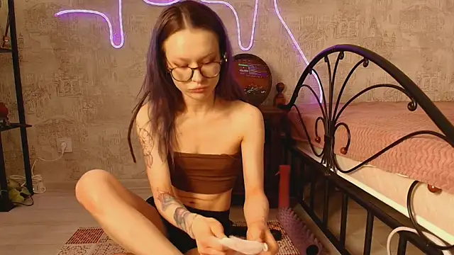 Shee Sheega online show from April 18, 3:38 pm