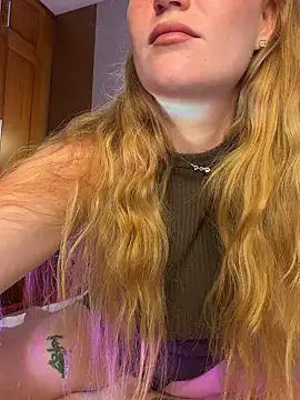 Carammelstorm online show from April 16, 3:40 am