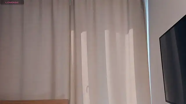 JuliannPaysour online show from March 30, 7:31 am