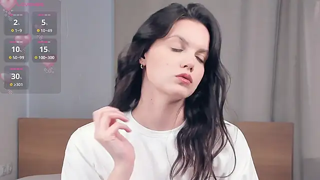 JuliannPaysour online show from April 1, 7:42 am