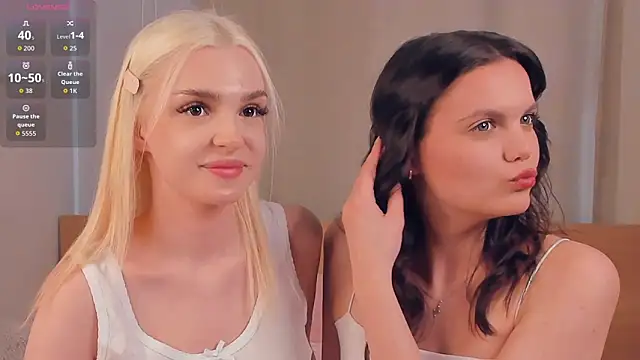 JuliannPaysour online show from April 8, 7:41 am