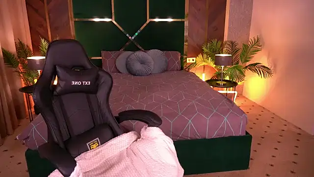 FlirtyMusa online show from April 5, 12:46 pm