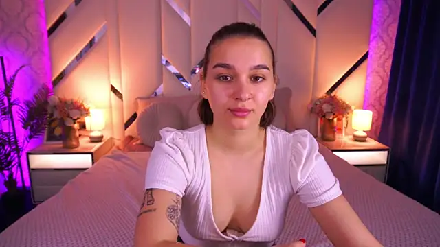 FlirtyMusa online show from April 12, 12:43 pm
