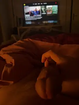 Snapshot of cum_king75 chatting on April 16, 10:56 pm cum king75 online show from April 16, 10:56 pm