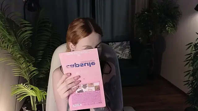 zoeforrd online show from April 6, 5:30 am