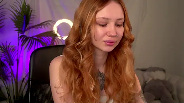 zoeforrd online show from April 10, 4:50 am