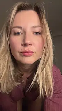 WhereisAlice online show from April 17, 7:28 pm