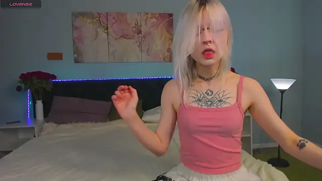 Mary Wester online show from April 1, 1:06 am