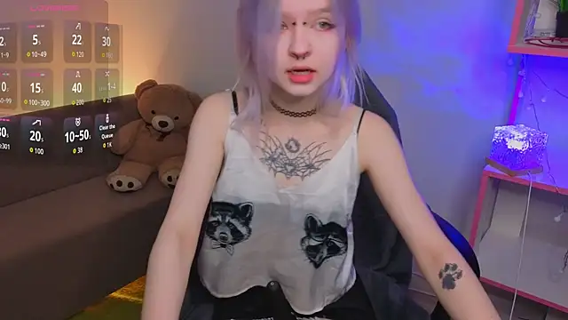 Mary Wester online show from April 12, 1:10 am