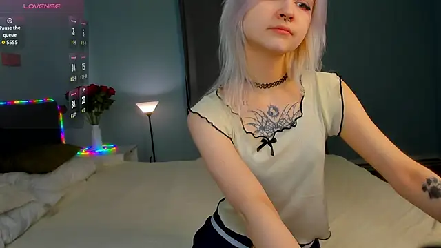 Mary Wester online show from April 17, 12:02 am