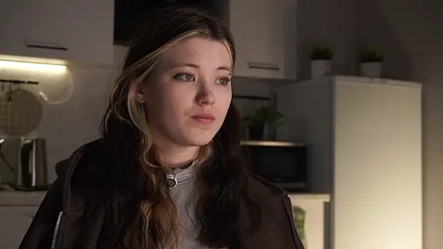 ShyAkemis online show from April 15, 4:25 pm