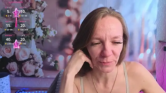 jesica mooonn online show from April 5, 4:31 am