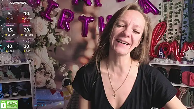 jesica mooonn online show from April 16, 2:01 am