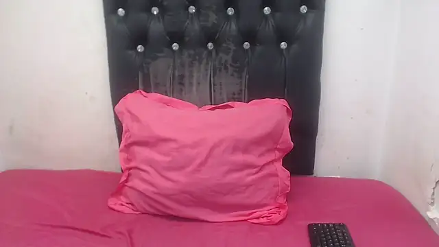 SweetSinAura online show from April 4, 4:48 pm